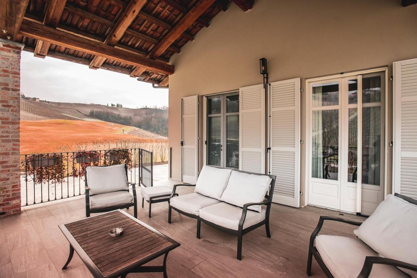 Reva Resort Monforte D'Alba Exterior photo